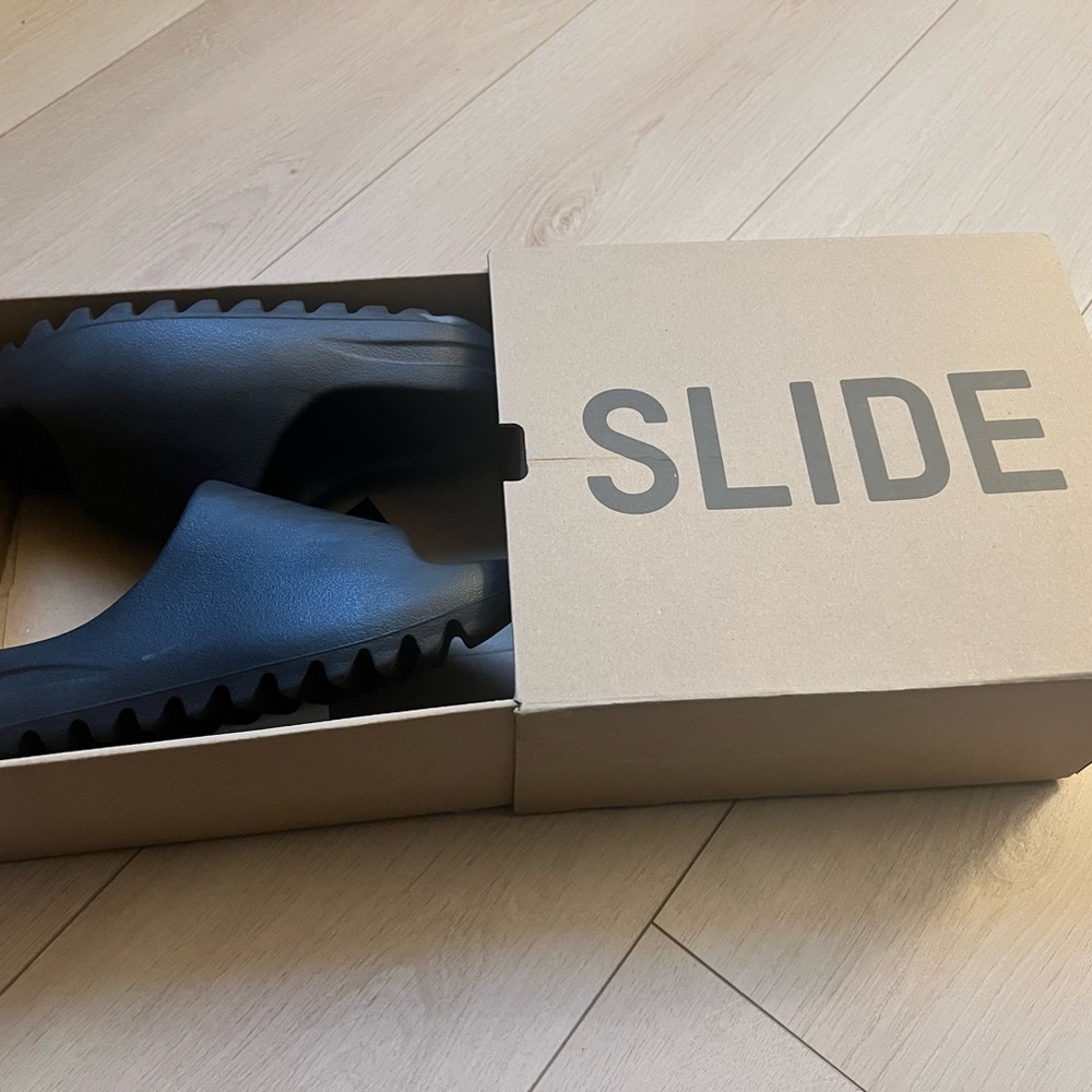 Yeezy Black Slide Sandals - Picture 3 of 5